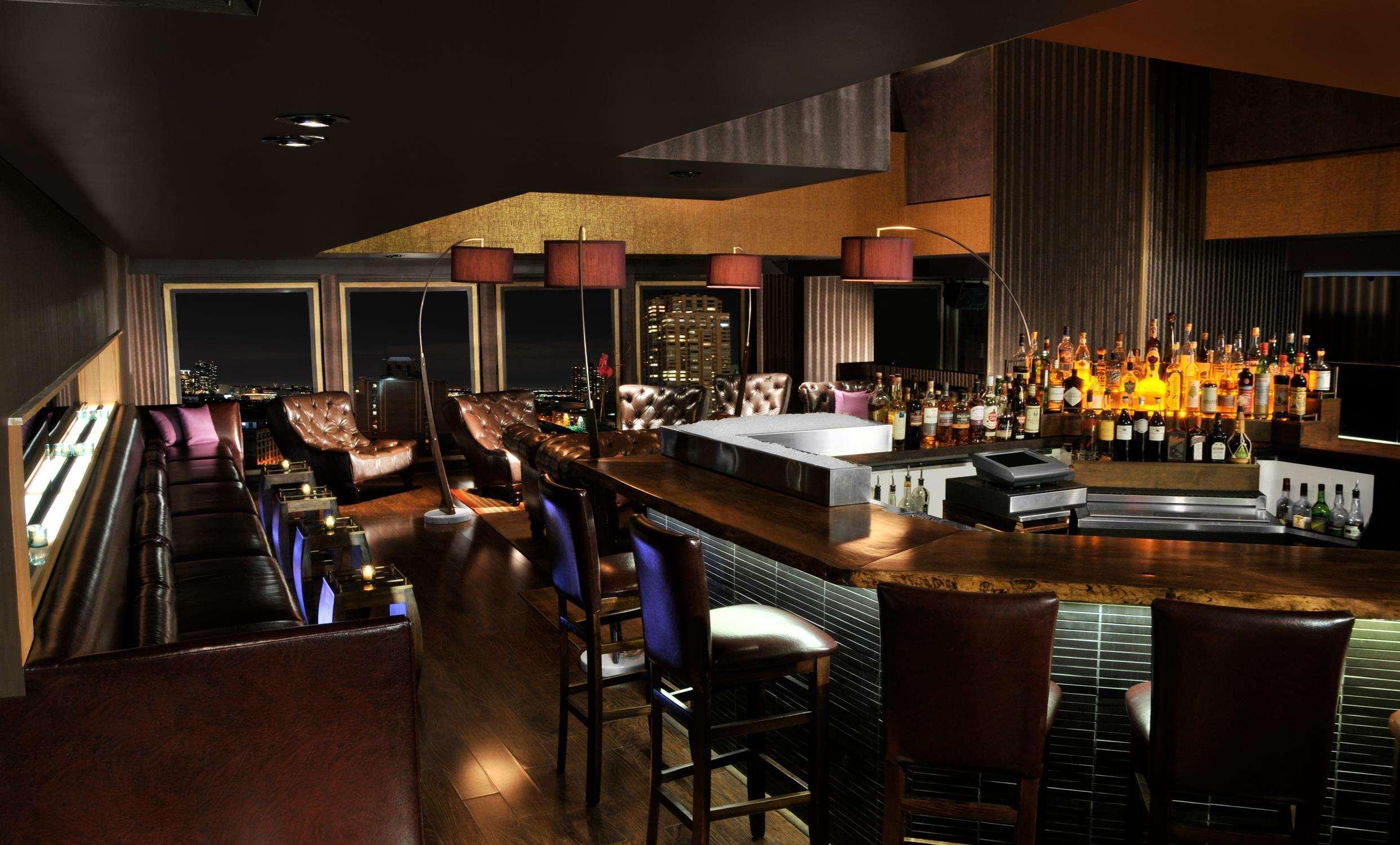 Kimpton Theta New York - Times Square By Ihg Nova York Exterior foto The bar at the 360° Lounge