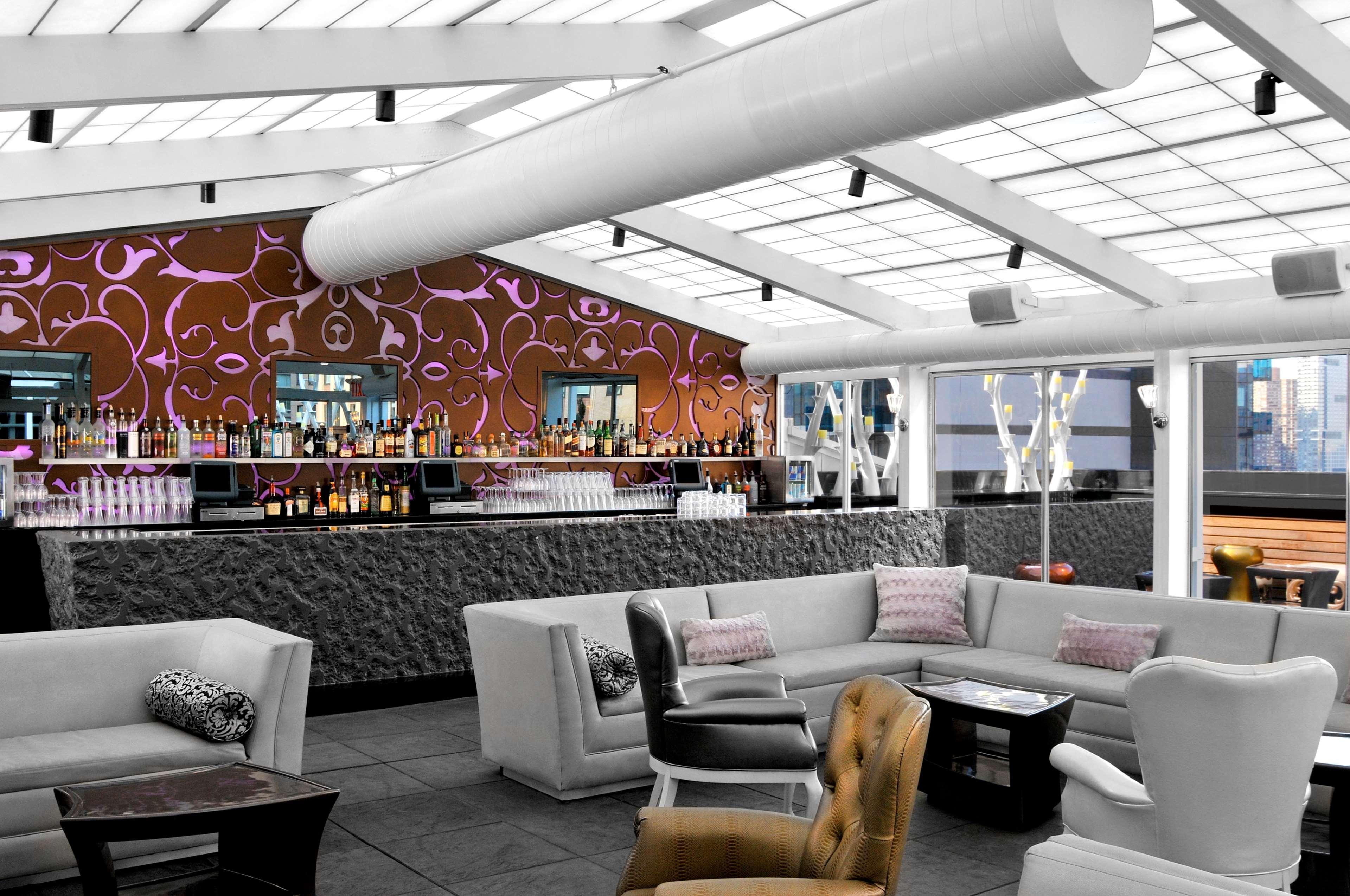 Kimpton Theta New York - Times Square By Ihg Nova York Exterior foto The bar at the 101 bar